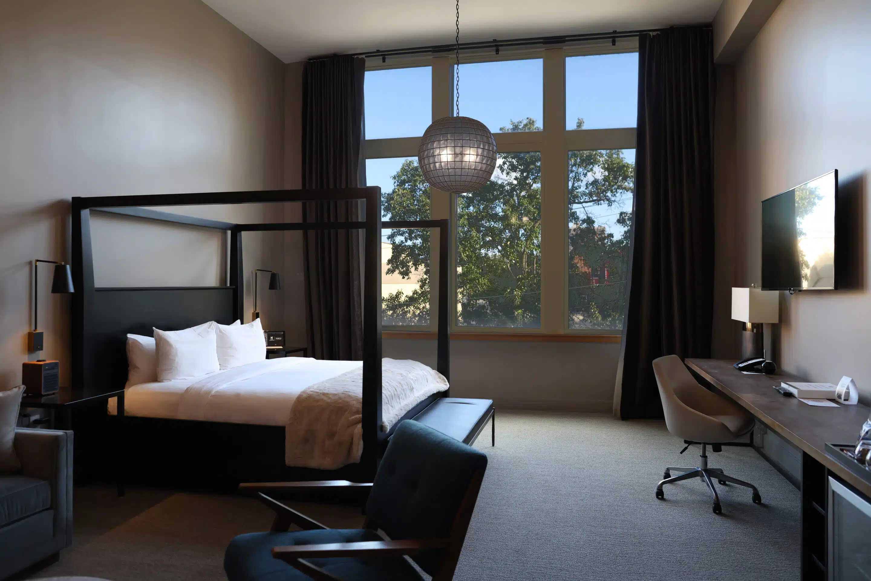 Latonia Suite