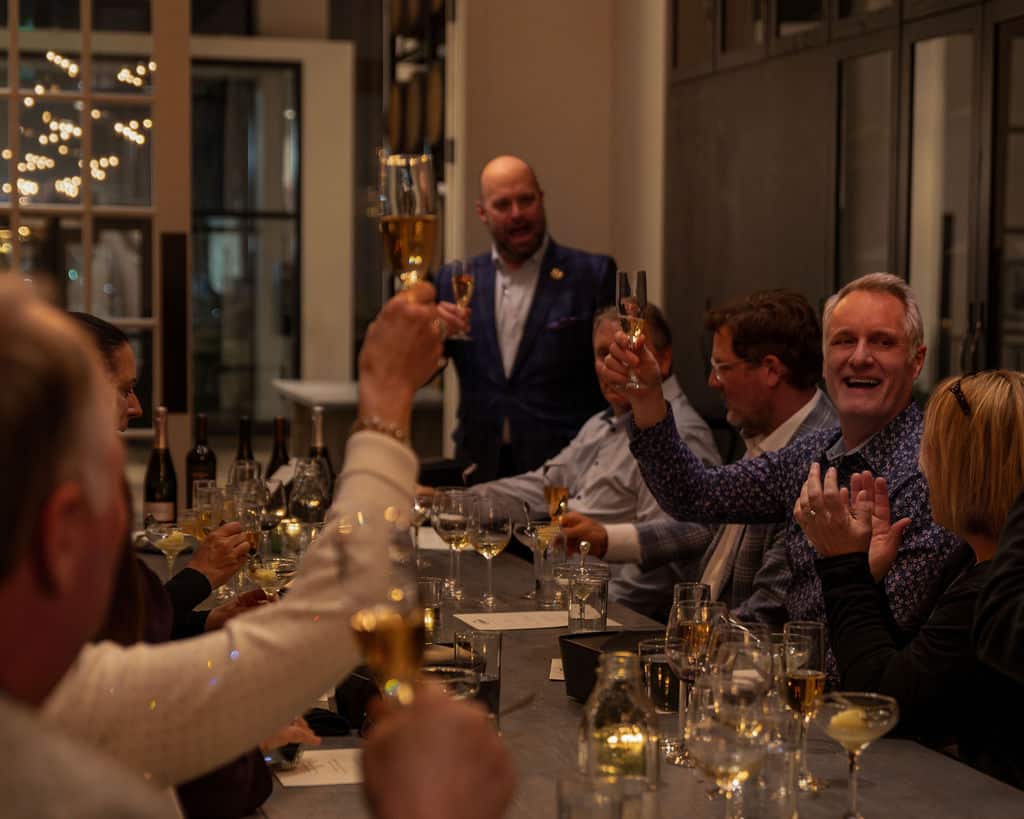 Knowledge Bar and Social Room