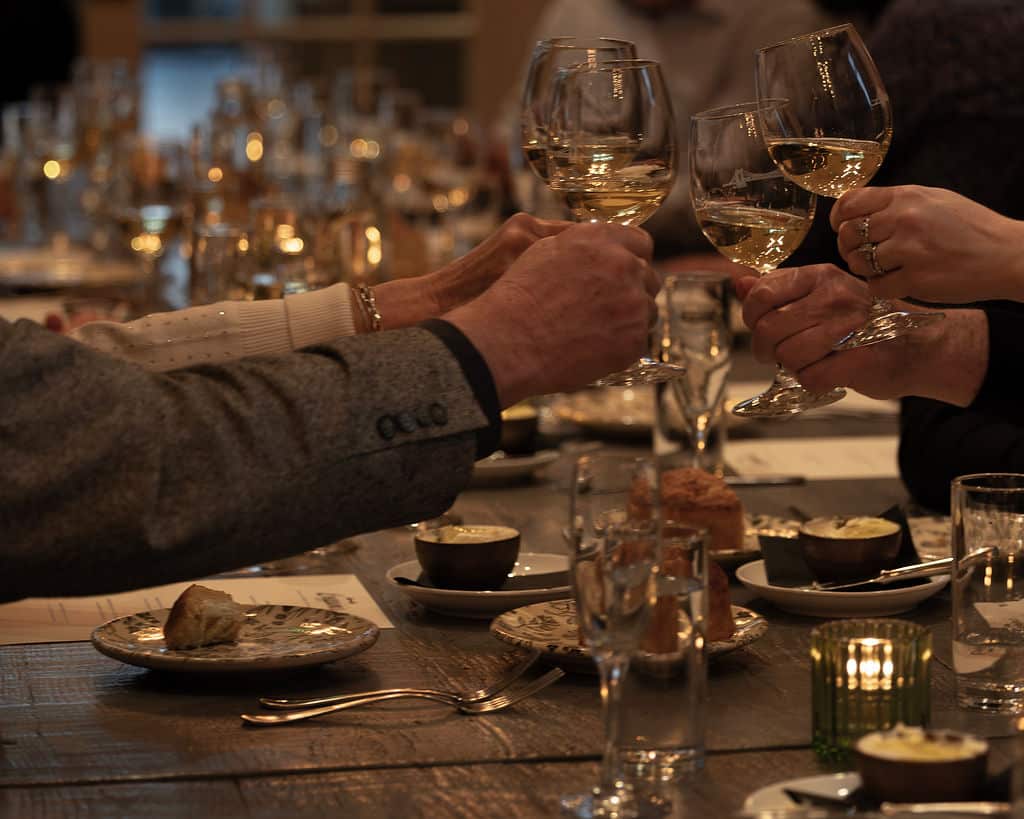 Knowledge Bar and Social Room